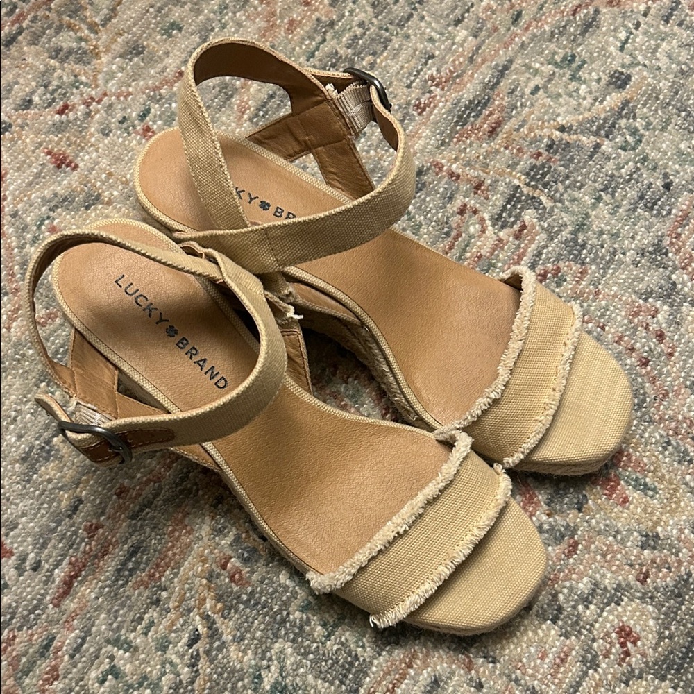 Lucky Brand Beige Women's Sandals